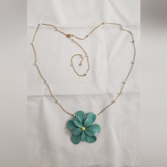 Handmade Blue Flower Necklace - Picture 3 of 6